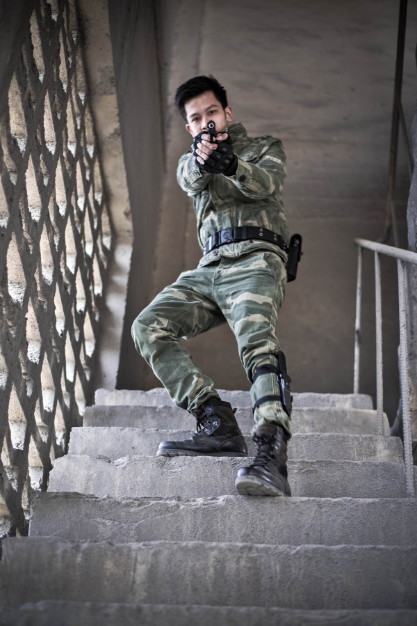 雇佣犬。【从此上路,人面兽心,冷血无情】