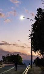 100435