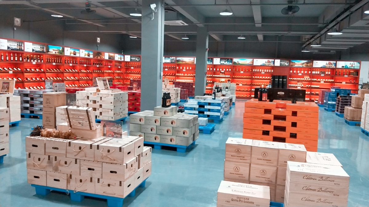 源自澳大利亚黄眉企鹅干红葡萄酒 - 爱尚酒仓进口酒供应商 - 图虫