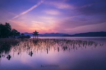 入夜-集贤亭