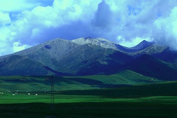 日月山
