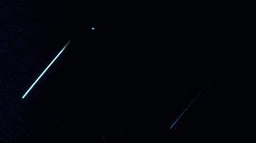 2300894