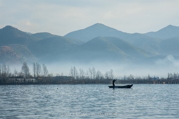 泸沽湖·泛舟