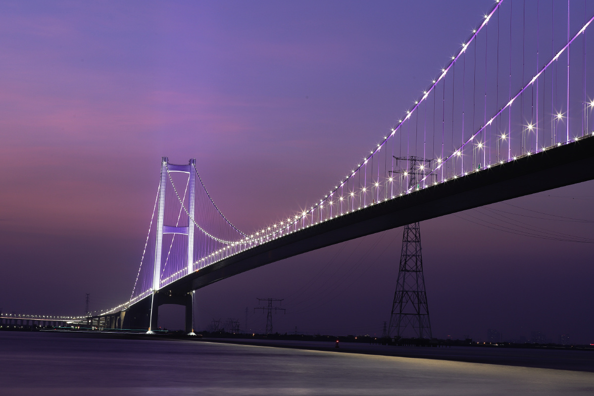 国庆中的广东南沙大桥夜景