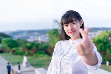 73379