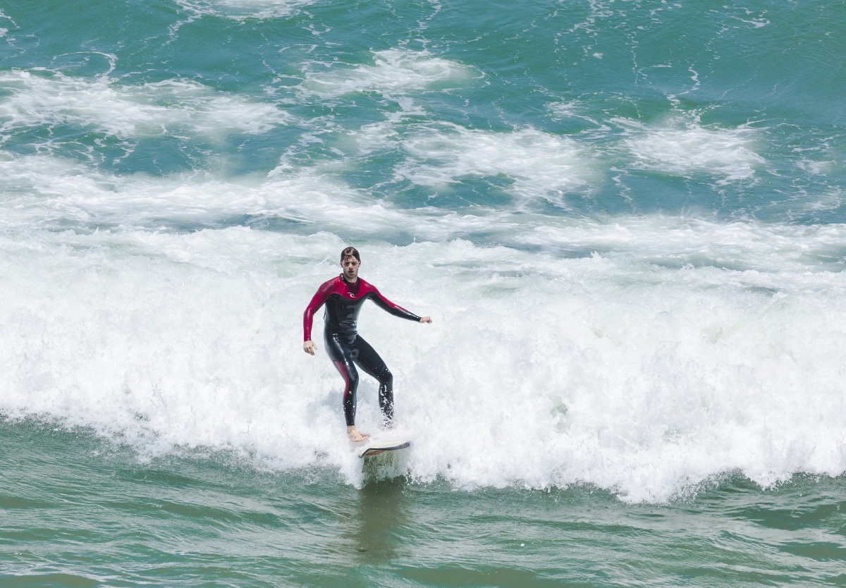 《冲浪人》 - 布鲁斯-滕 - 图虫