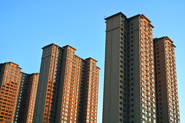 1068165