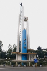 432301