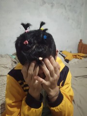 572233