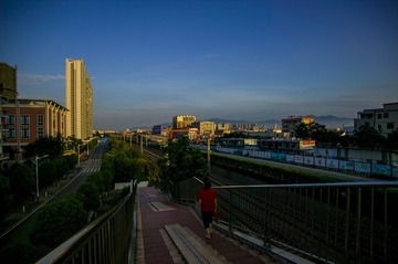 07AT8736