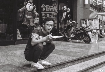 将就吃一顿
