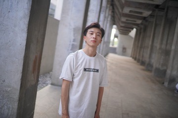 001
