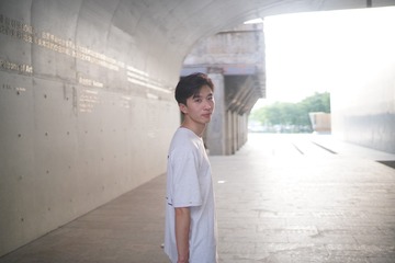 001