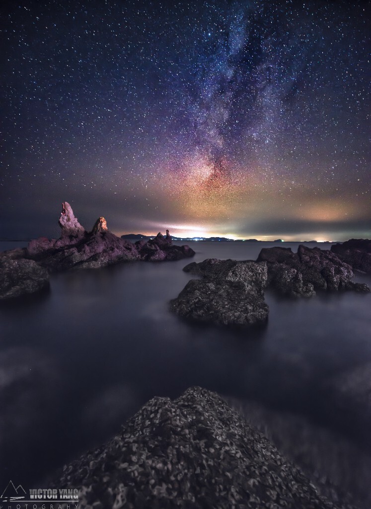 夜晚吃过饭，诺大的地方除了我再无他人，独自一人享受着摄影的乐趣，没有旁人打扰，也不用纠结和他人机位的选择，感觉甚好。