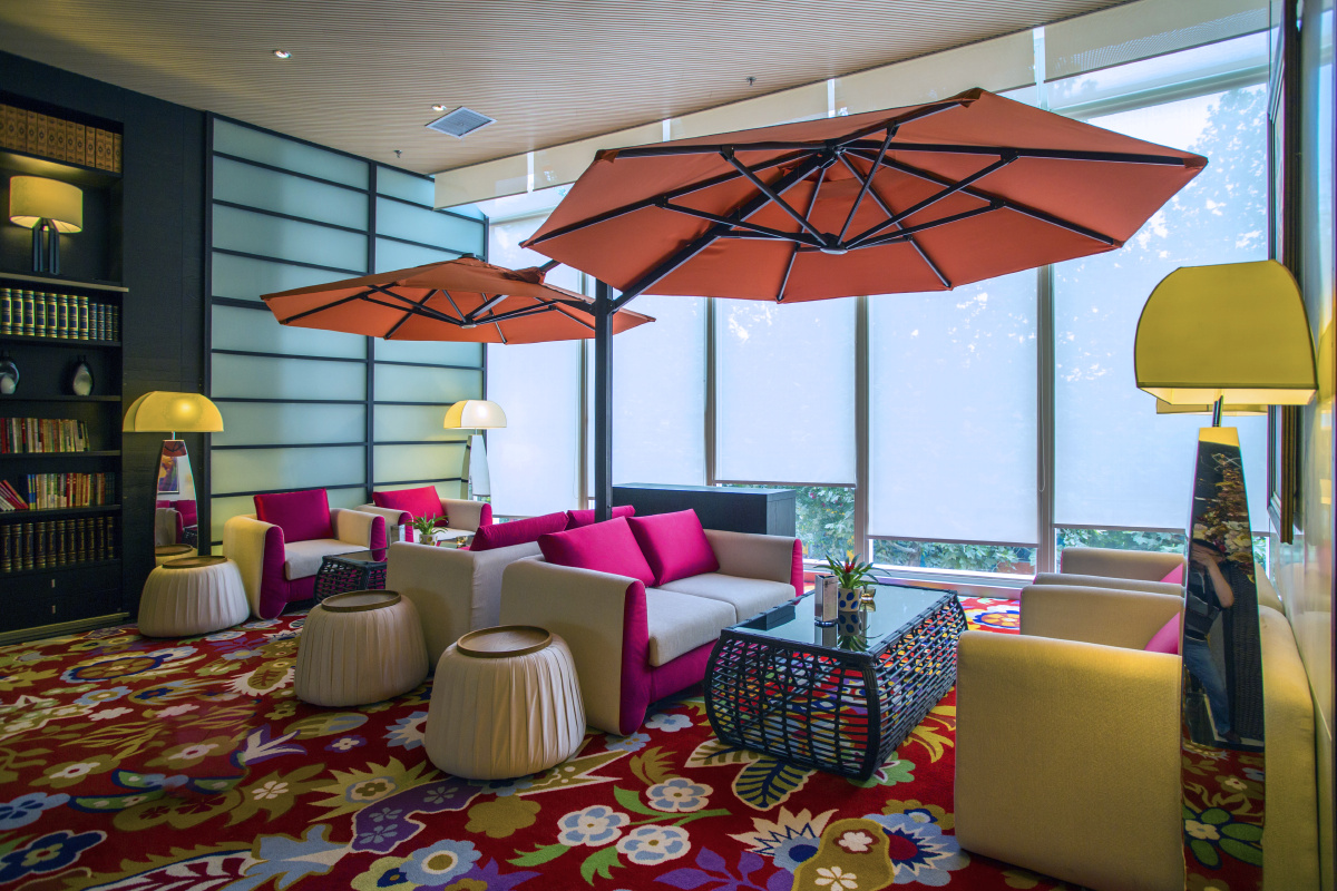 贪色猎奇的摄影师艺术酒店-欢迎光临喜鹊愉家