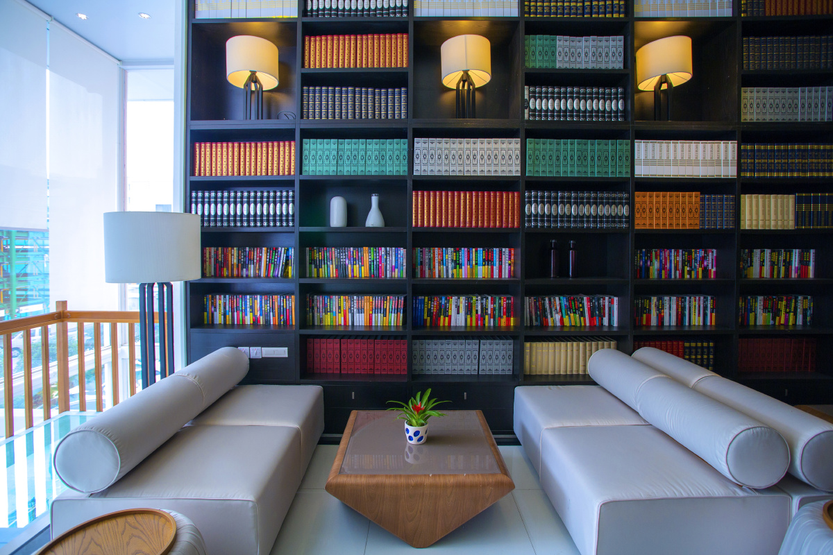 贪色猎奇的摄影师艺术酒店-欢迎光临喜鹊愉家