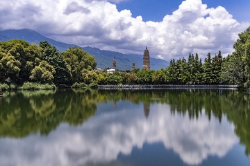 三塔