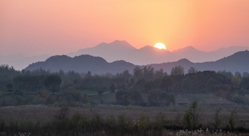 夕阳山外山
