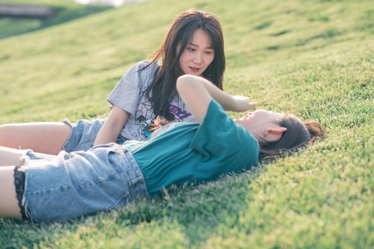 闺蜜照女生之间有种关系叫闺蜜拍摄于惠通时代广场