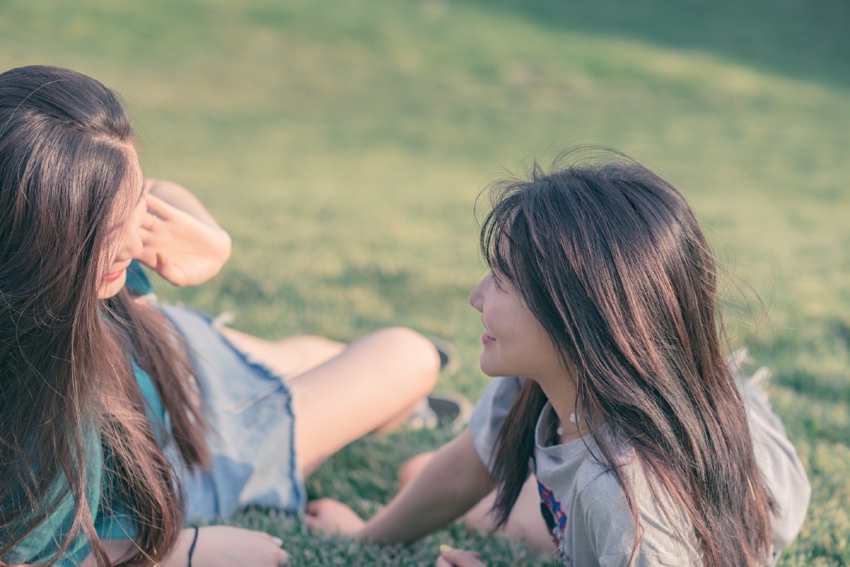 闺蜜照女生之间有种关系叫闺蜜拍摄于惠通时代广场