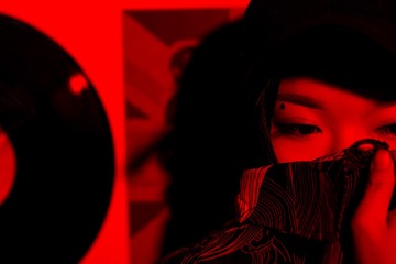 001