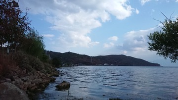 439368