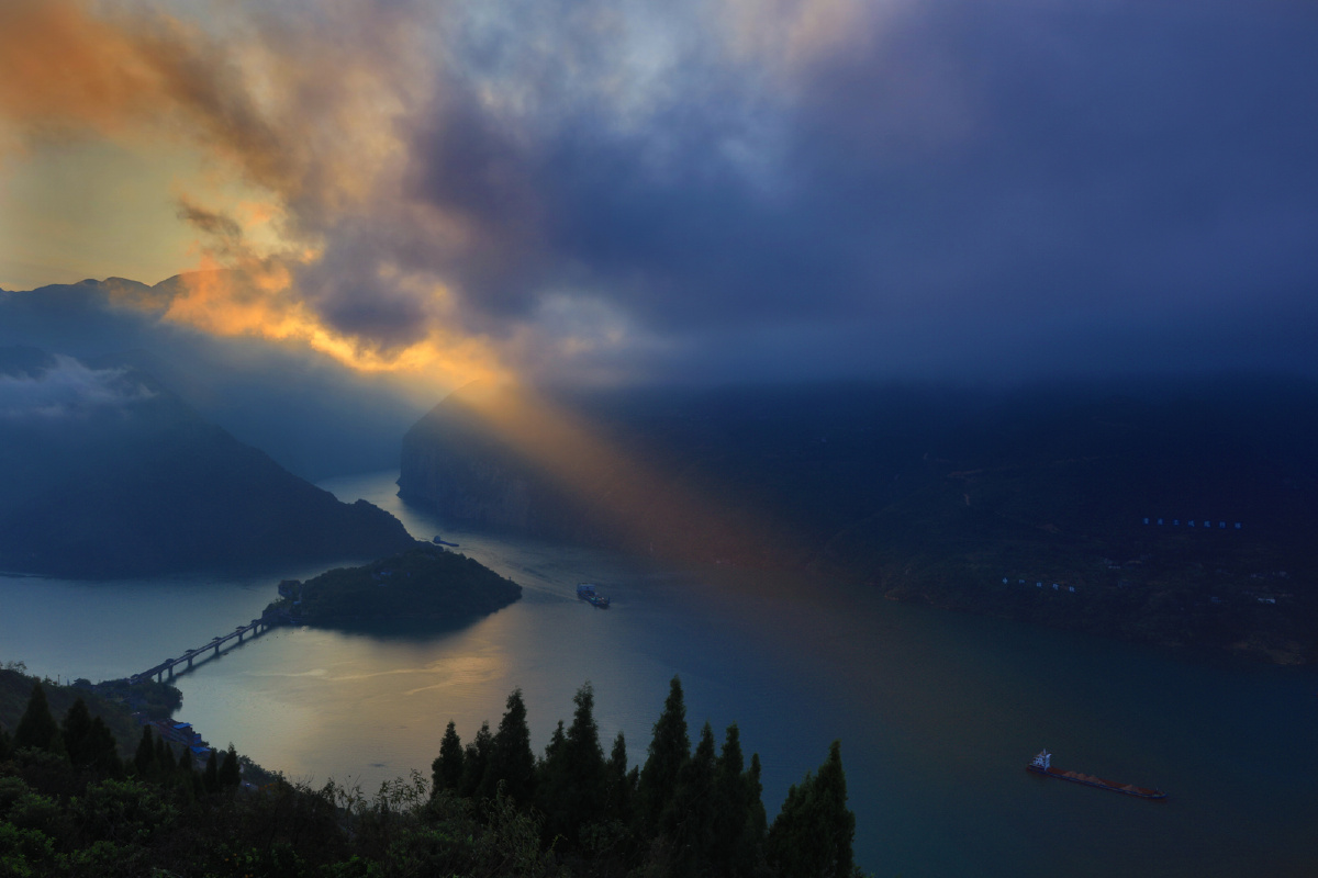 壮美三峡