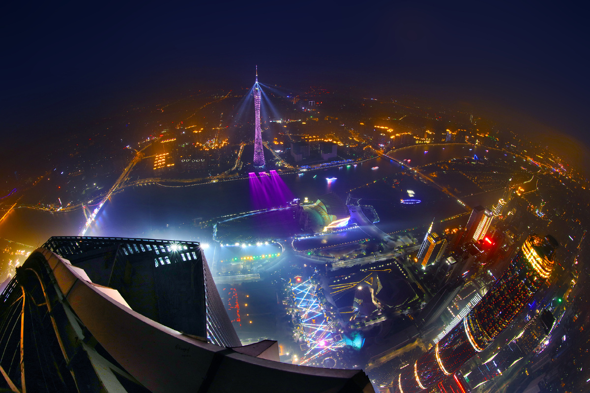 "伞兵视角"——广州(摄影 王正坤)