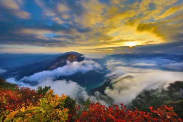霞光云涌醉瞿塘（王正坤摄）