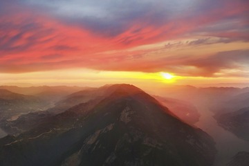 险峻瞿塘峡（王正坤摄） (4)