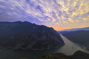 霞映巫峡（王正坤摄） (2)