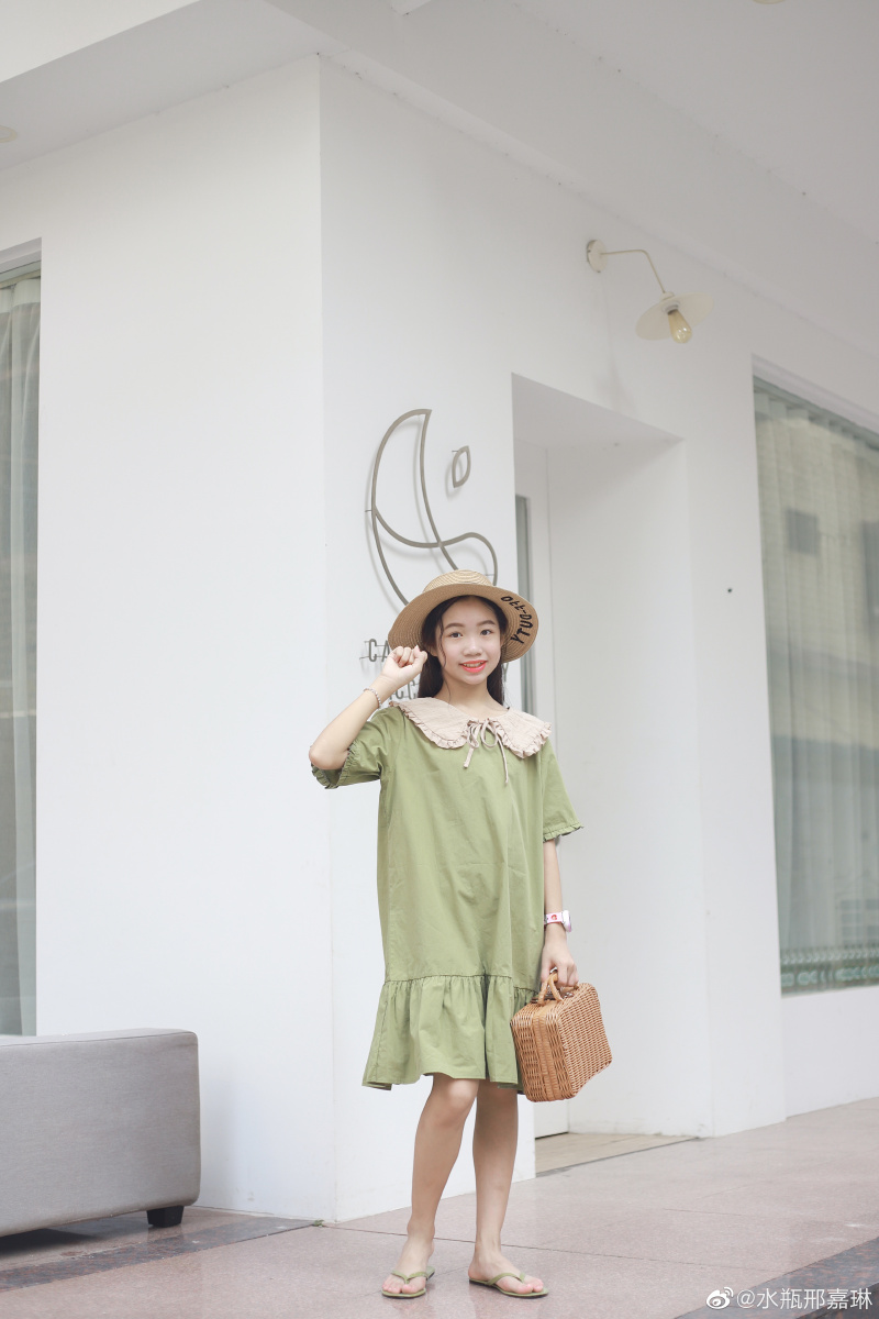 后面是我和我闺蜜的表演