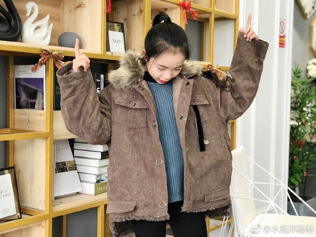 后面是我和我闺蜜的表演