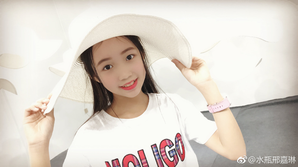 后面是我和我闺蜜的表演