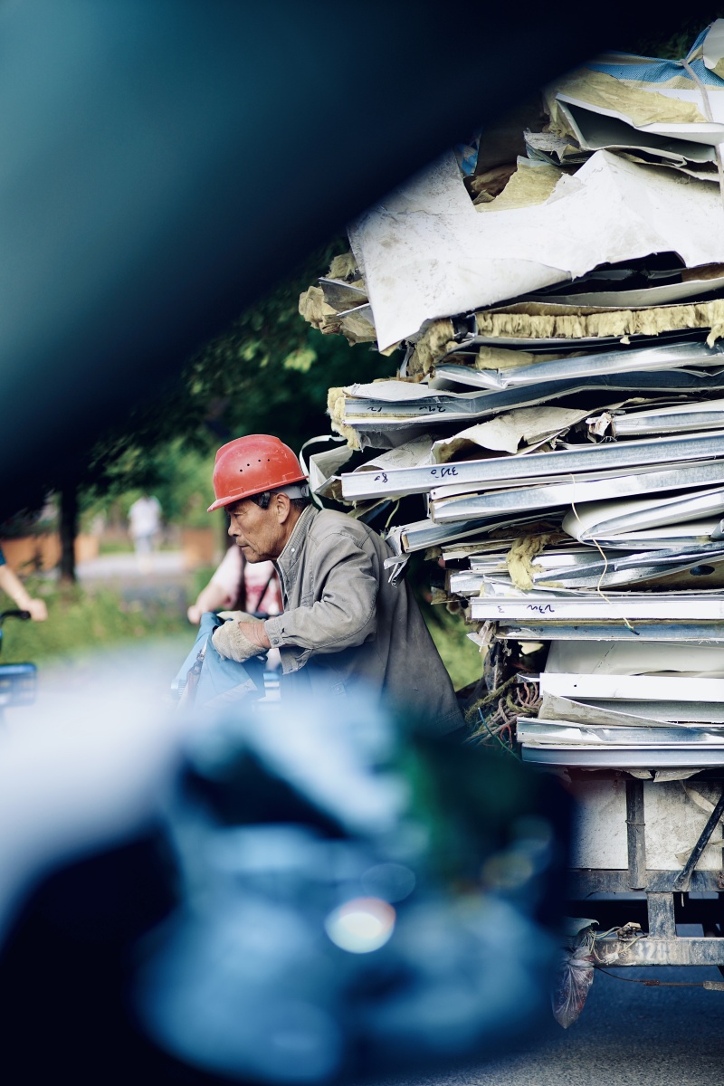 成年人都是负重前行