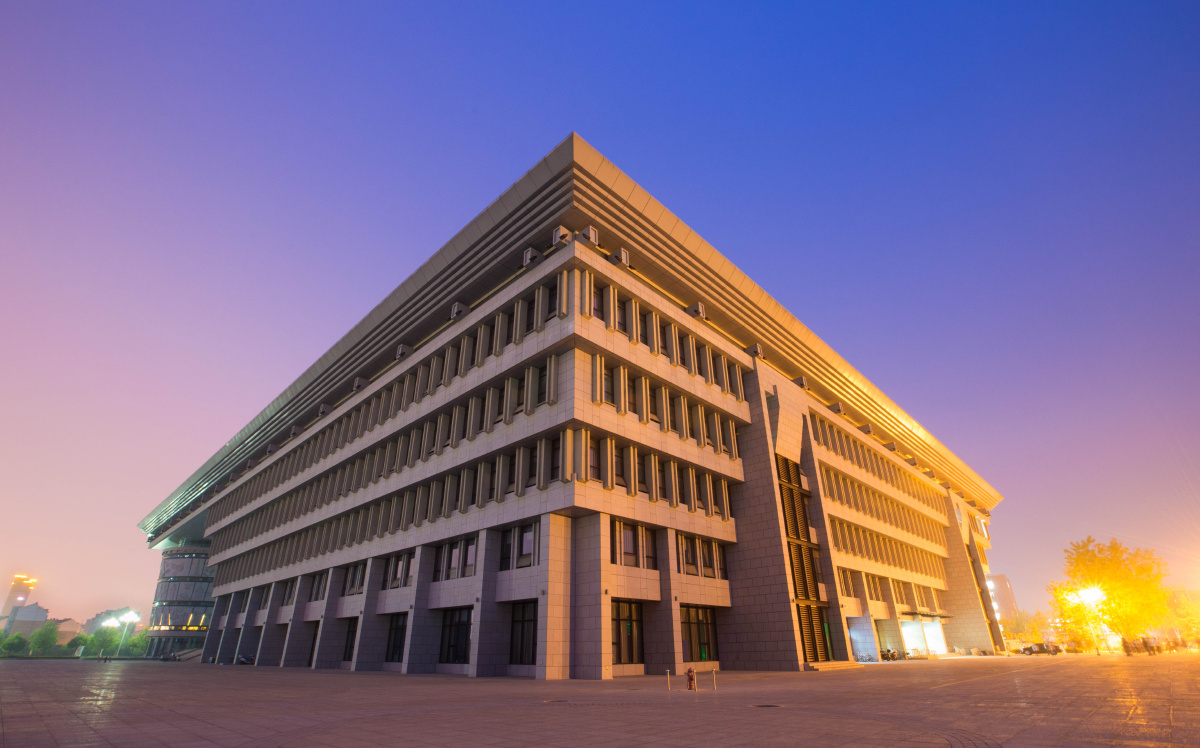 河南科技大学图书馆夜景