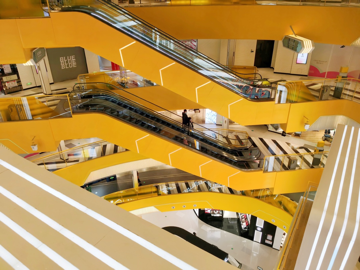 武汉汉口k11商场色彩和线条的完美组合