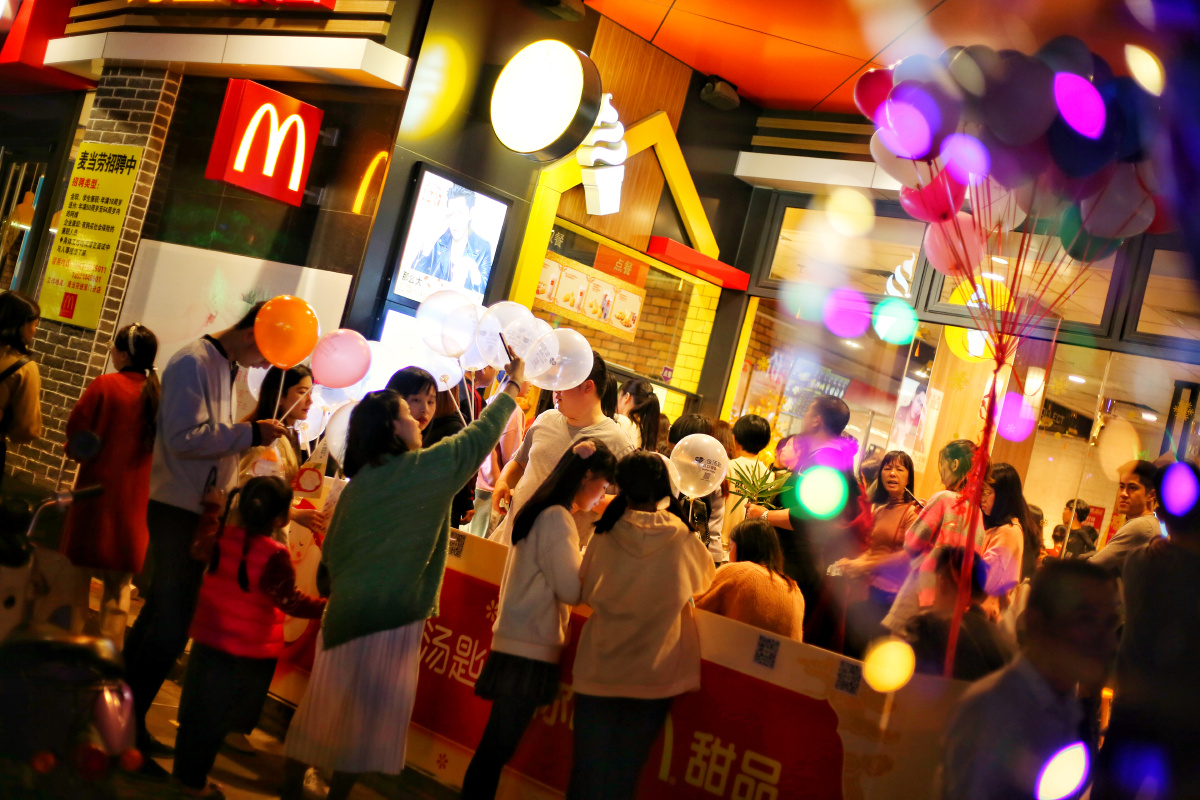 热闹街头 - 白云听竹 - 图虫