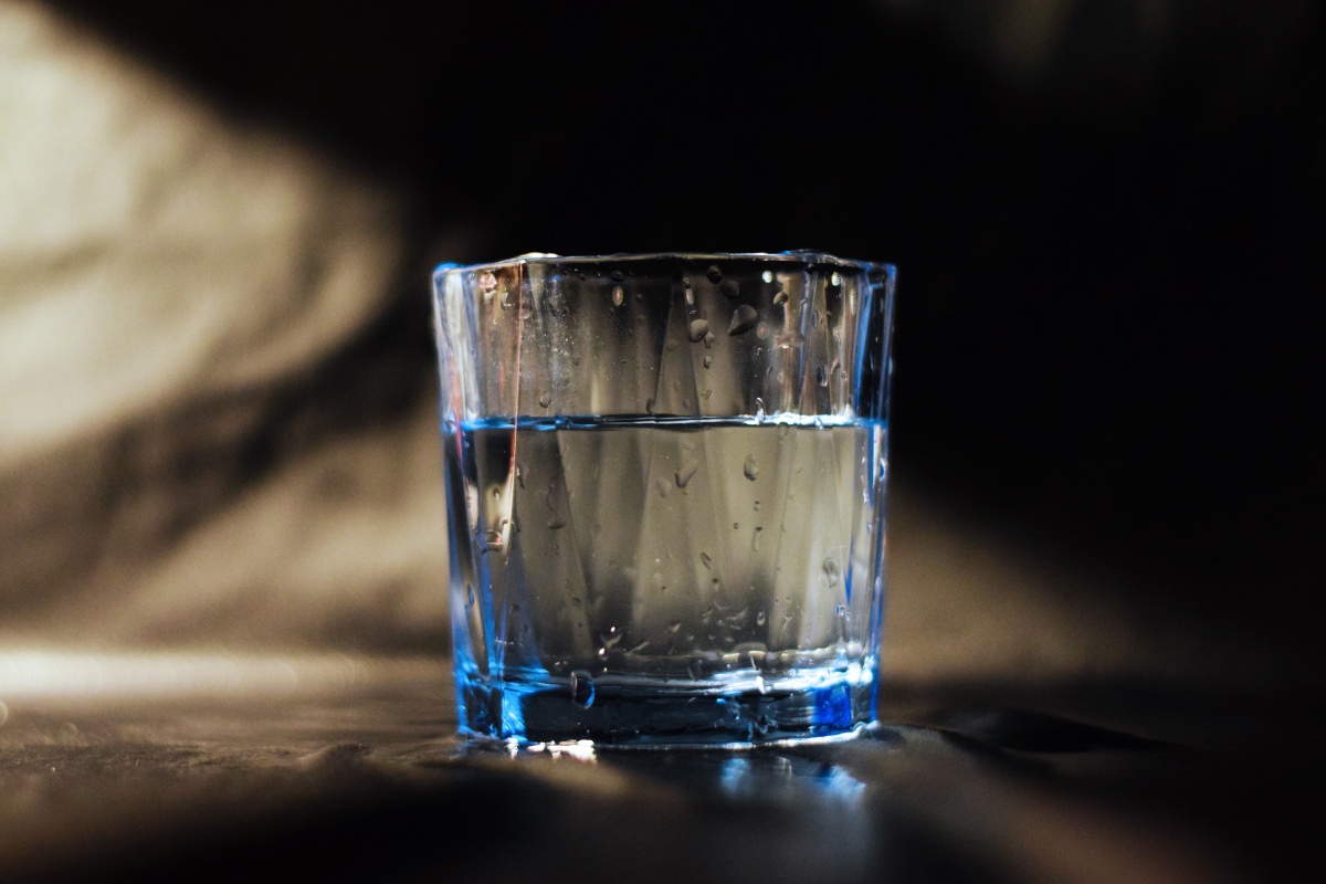 愿你能滩过世俗浑水,能不沾染那一身的世故.