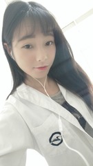 607729