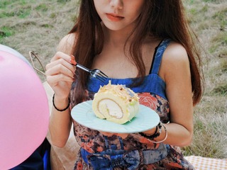 1306043