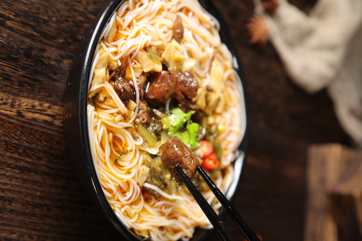 香菇牛肉肥肠米粉