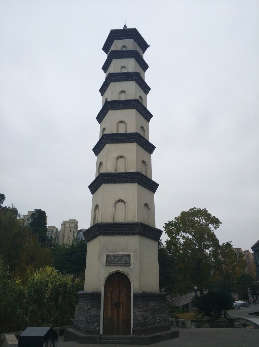 成都地标铁像寺庙