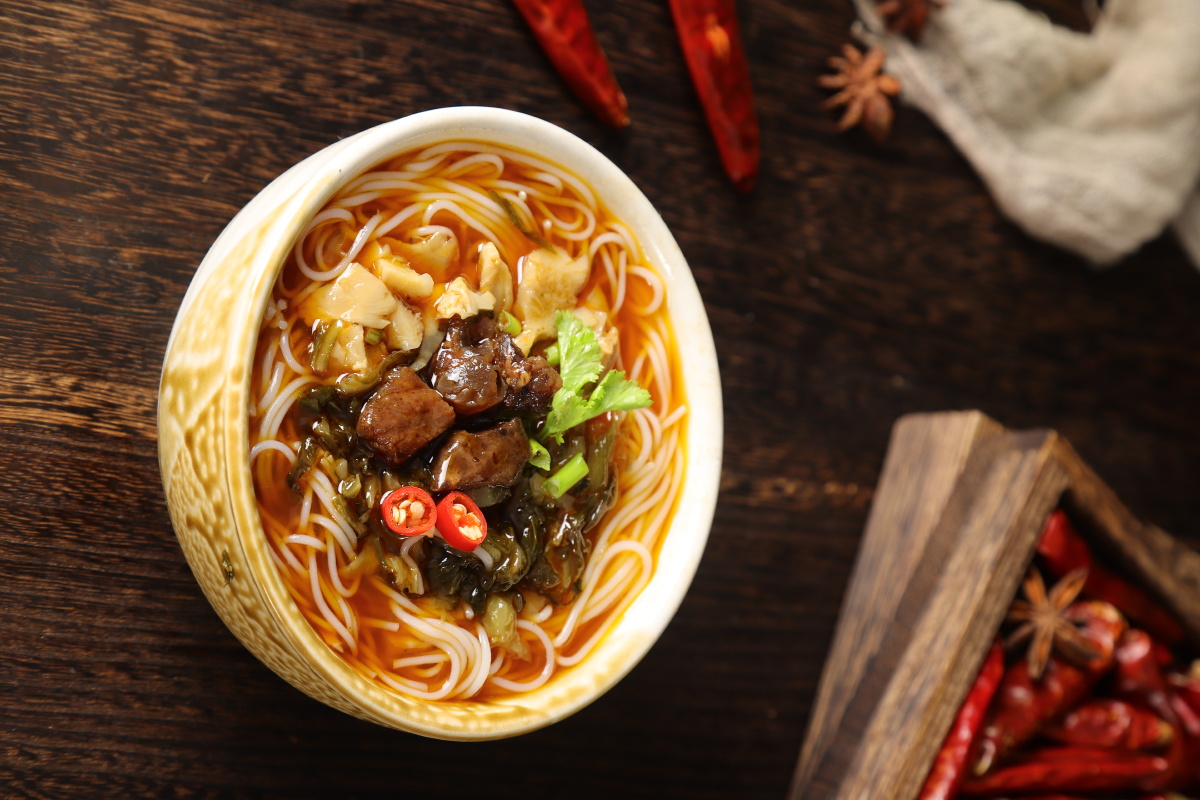 香菇牛肉肥肠米粉