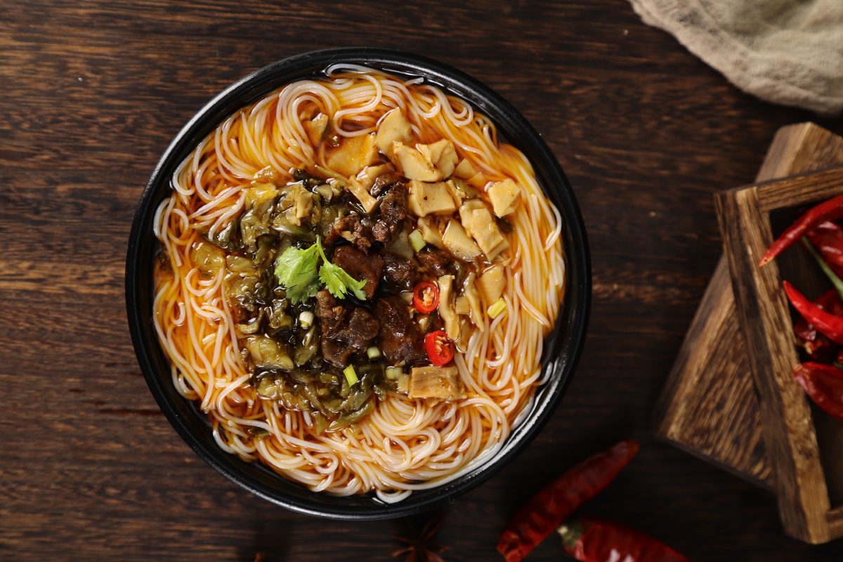 香菇牛肉肥肠米粉