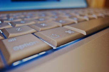 MacBook Pro 键盘特写