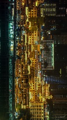 883432