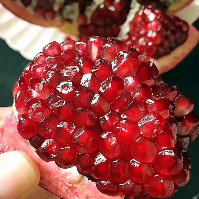 天然石榴石怎么形成的,化学成分复杂石榴石类质同象晶体族