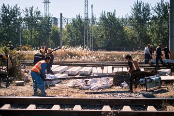 47007