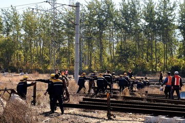47051
